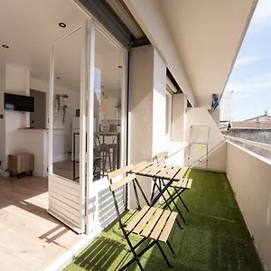 studio-moderne-refait-a-neuf-avec-balcon.hotels-rhonealpes.com/