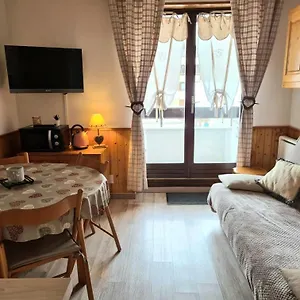 bel-appartement-au-centre-de-samoens-2-4-personnes.hotels-rhonealpes.com/