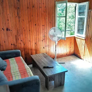gites-des-pins.midi-pyreneeshotels.com/